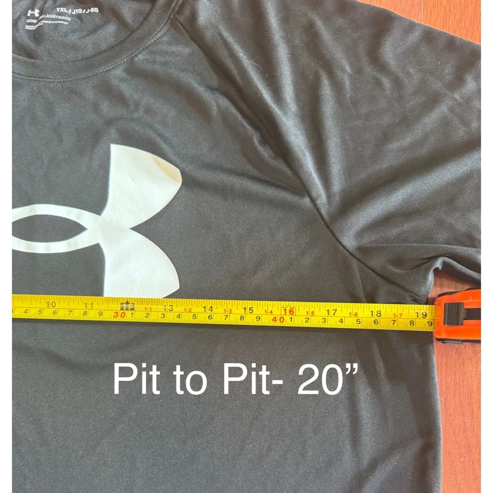 Under Armour Boys Youth XL Black Big Logo Tech Tee HeatGear Shirt Loose Fit